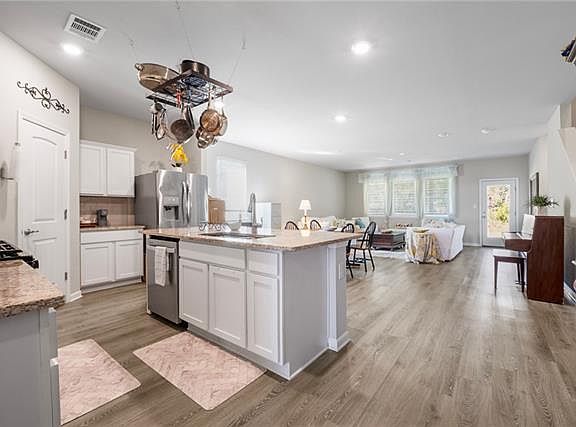4th image of 24185 Conservation Way Ave