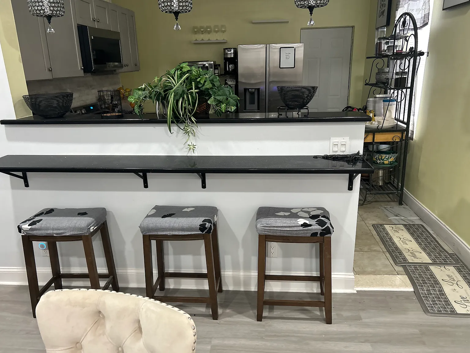 6 bed, 2562 sqft, $850 — Photo 4