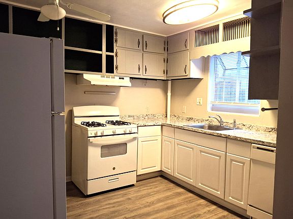 2nd image of 756 Greenwood Ave NE #5