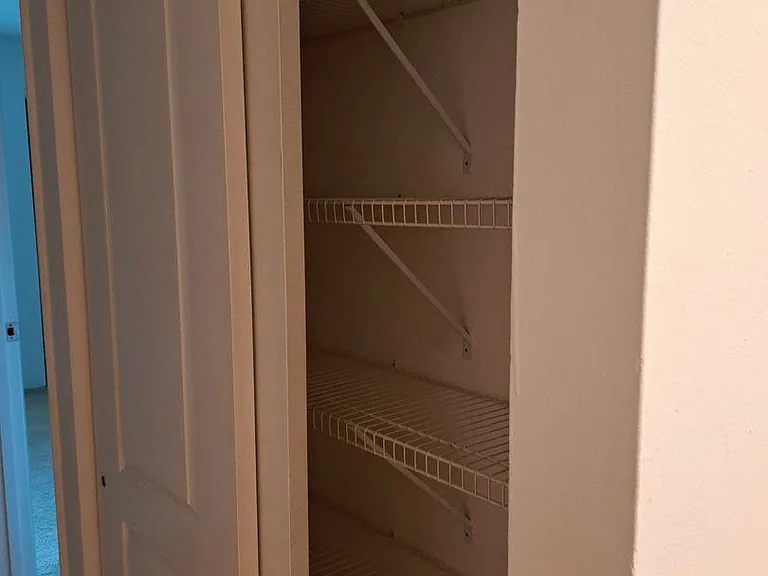 Bent Oak Apartments — Photo 9
