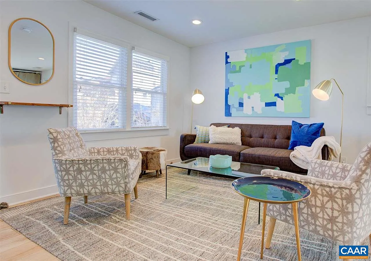 2 bed, 1.0 bath, 768 sqft, $2,595 — Photo 1