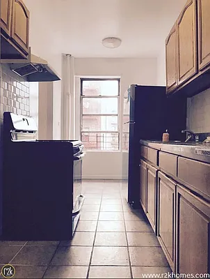 Rented by Realty 2000 Corp | media 10