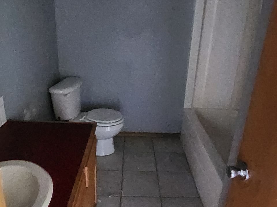 1st image of 1140 N Richmond Ave