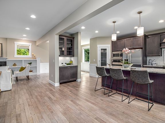 4th image of 9164 Burlingame Ct NE