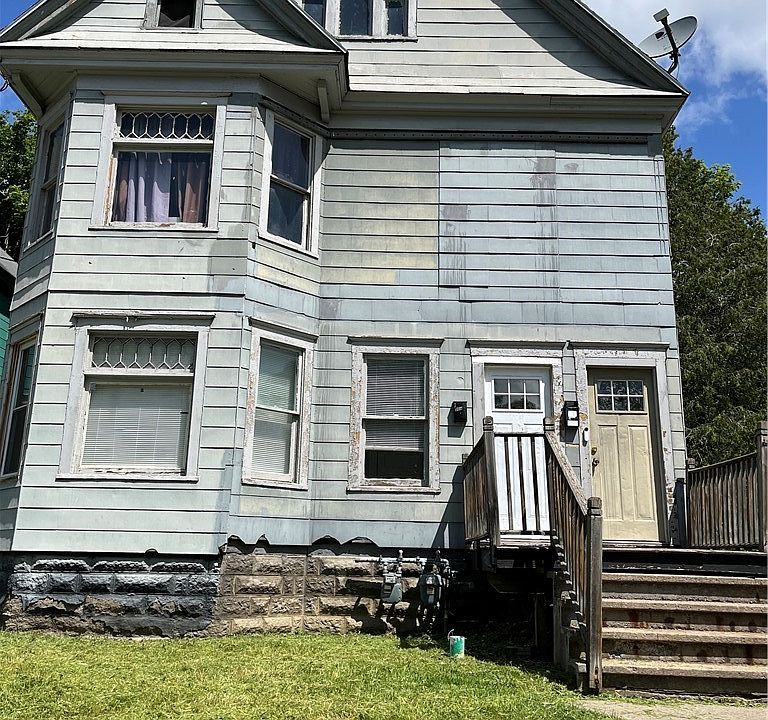 1st image of 204 W Newell St