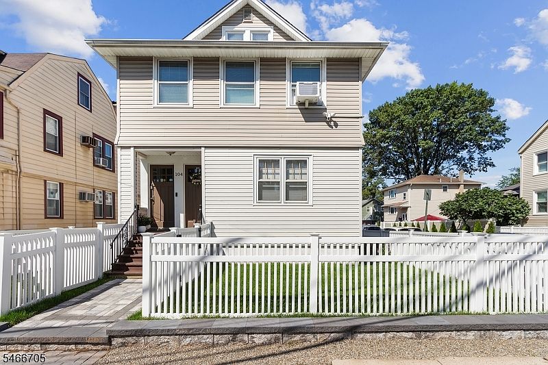 1st image of 104 Walnut St