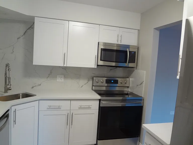 1104 Castilian Ct #210 — Photo 11