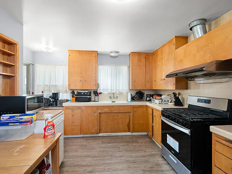 5039 Campanile Dr — Photo 15
