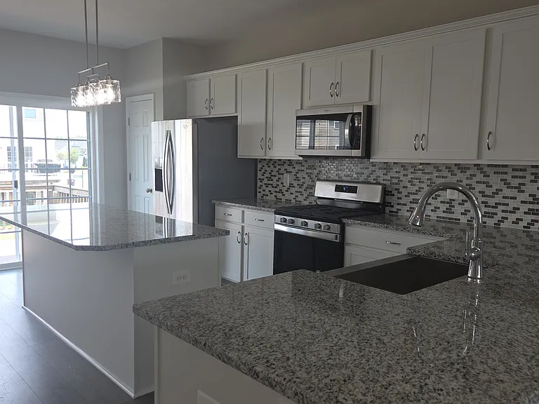 245 Crofton Ct — Photo 2