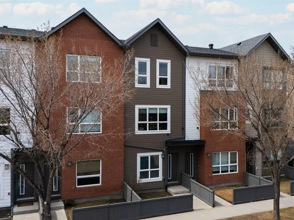 2560 Pegasus Blvd NW #8, Edmonton, AB T5E 6V4