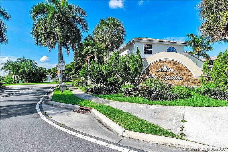 Desirable Community - 38 Gables Blvd