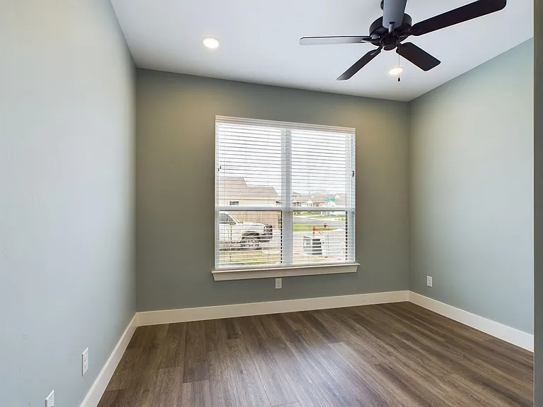 505 Mooney Ln — Photo 16