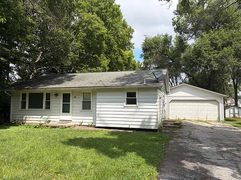 621 Shadoway Dr — Photo 1