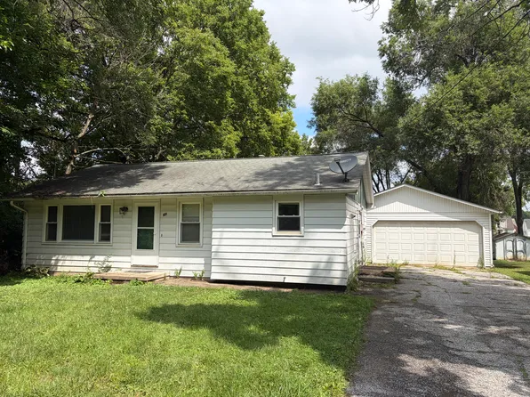 621 Shadoway Dr, East Peoria, IL 61611