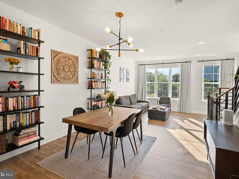 11258 Faraday Park Dr — Photo 2
