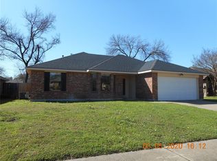 2121 McIntosh Dr, Garland, TX 75040