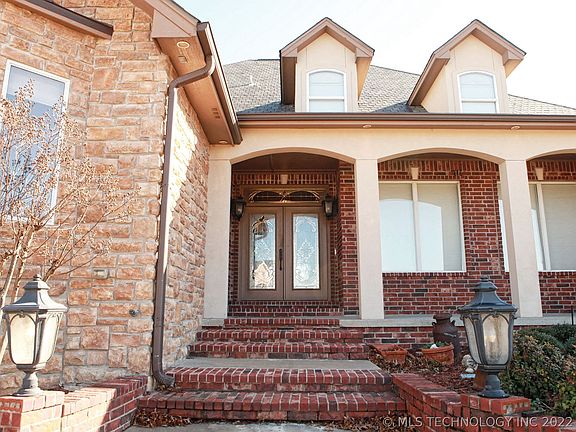 4th image of 8811 Highland Dr