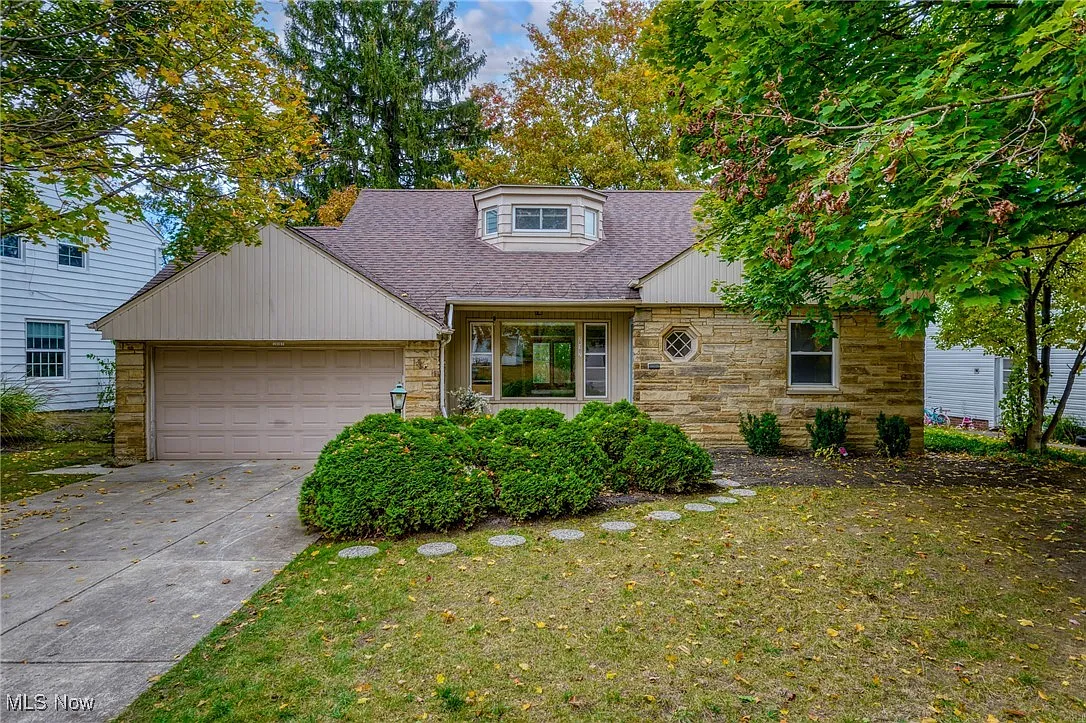 24107 E Silsby Rd photo 1