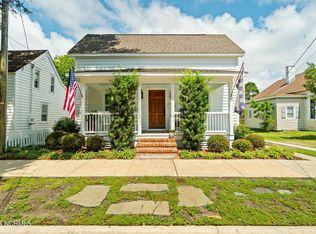 207 Moore St, Beaufort, NC 28516