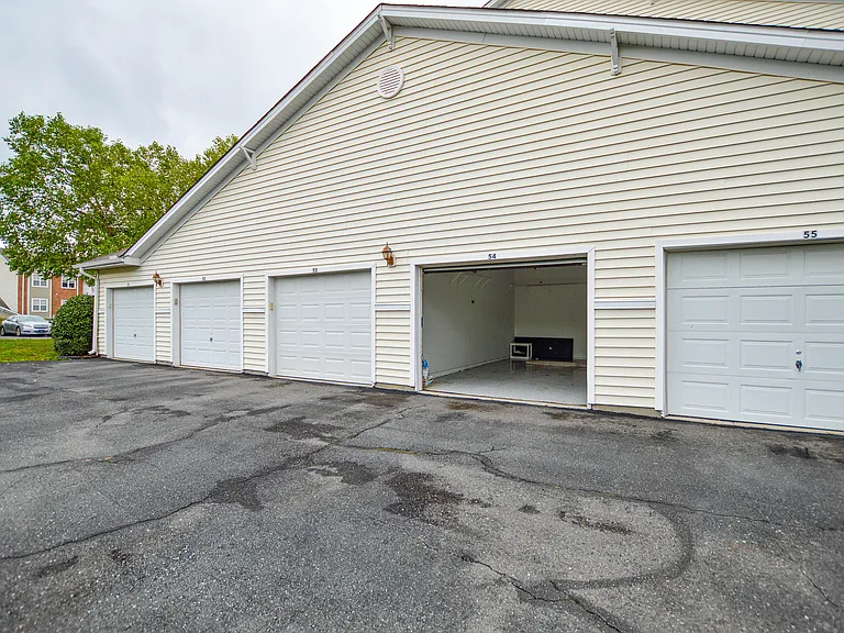 10663 Hill Point Ct — Photo 26