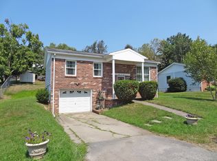 106 Apolla Dr, Morgantown, WV 26501