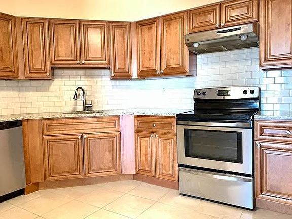 2nd image of 1027 Harmon Cove Tower #1027