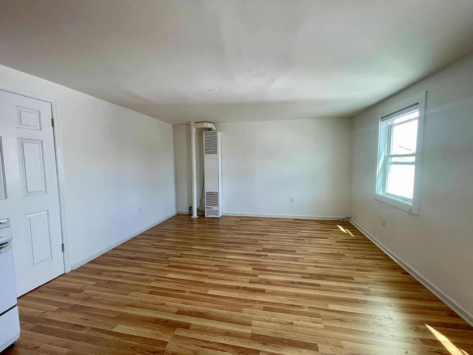 1 bed, 550 sqft, $1,600 — Photo 3