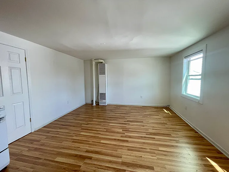 434 Warren St #4 — Photo 3