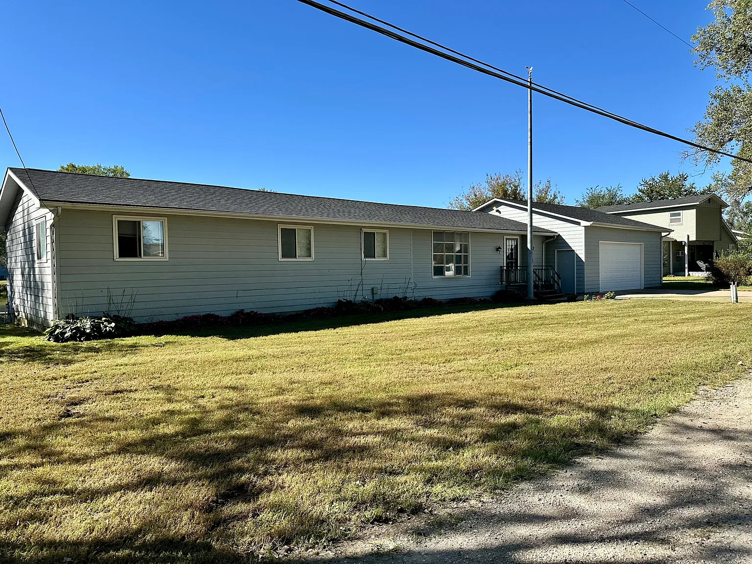 720 Boulevard St — Photo 2