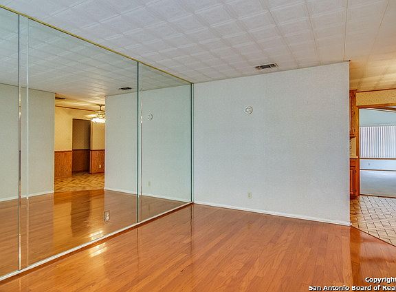 4th image of 7423 Westfield Dr