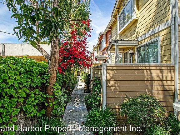 4th image of 410 W 220th St Unit 16