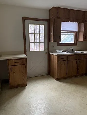 85 Center St #A — Photo 5