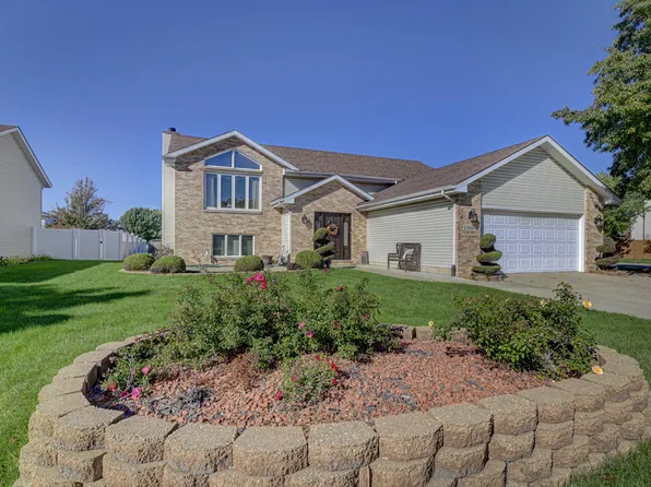 1506 Rosemary Ct, Dyer, IN 46311