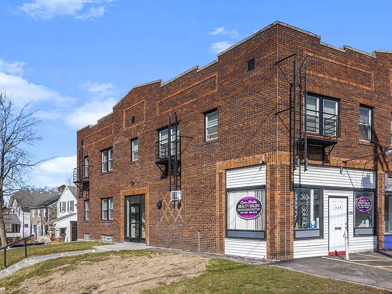 2 Irvington Rd #6 — Photo 1