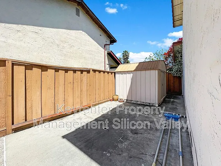 1293 Knollview Dr — Photo 25