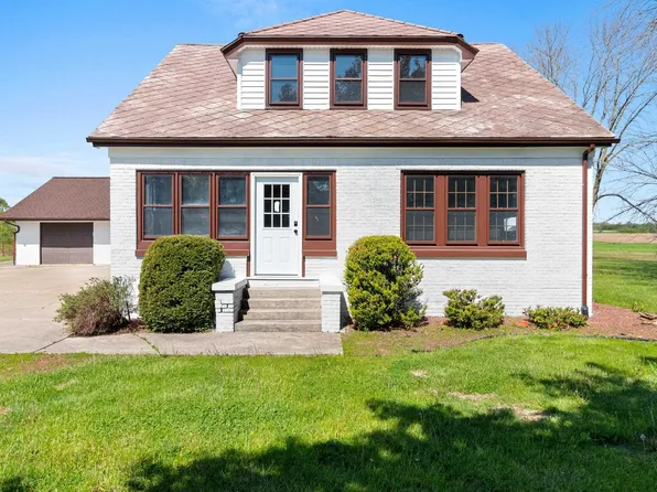 2110 N 8th St, Manitowoc, WI 54220