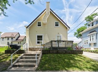 387 16th St SE, Cedar Rapids, IA 52403