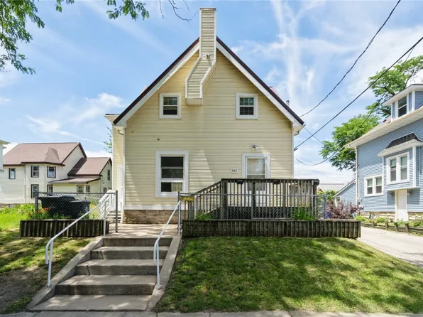 387 16th St SE, Cedar Rapids, IA 52403