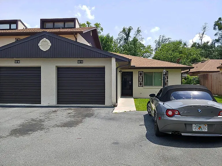 63 Douglas St #11