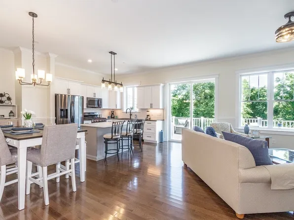 1 Jana Way #H, Merrimac, MA 01860