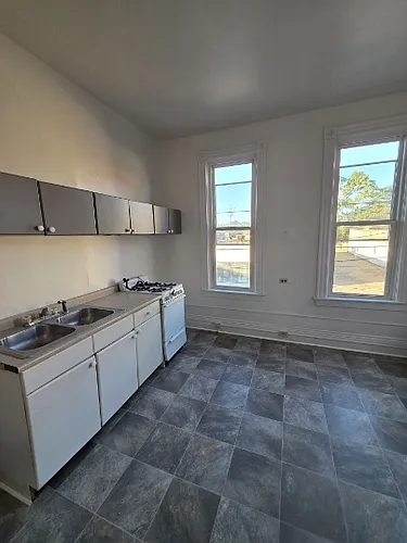 2525 Peach St #2 Photo 1