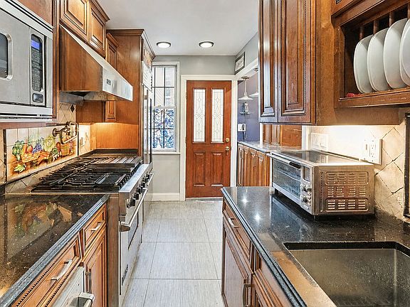 3rd image of 3155 Sedgwick Ave
