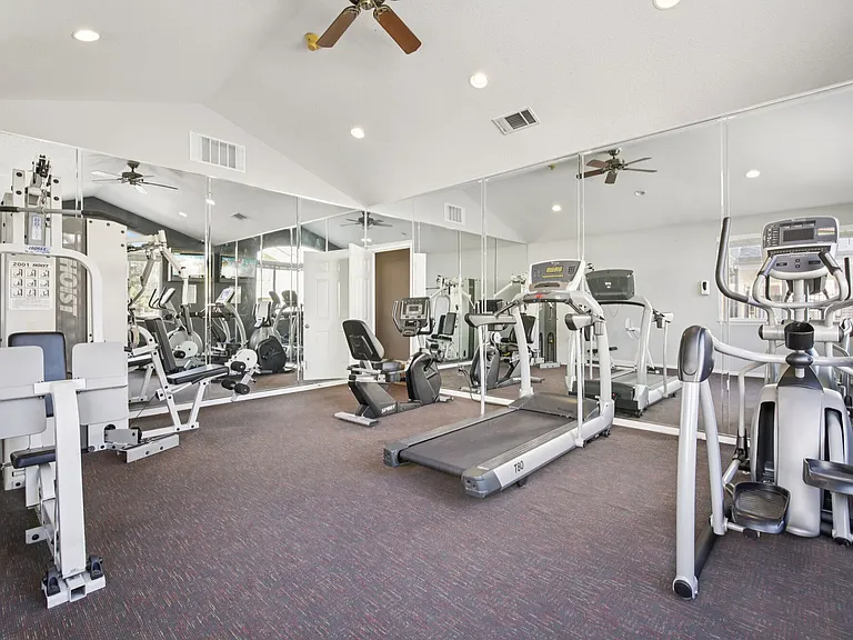 Creekstone Apartments — Photo 10