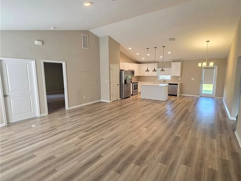 5523 Castania Dr — Photo 2