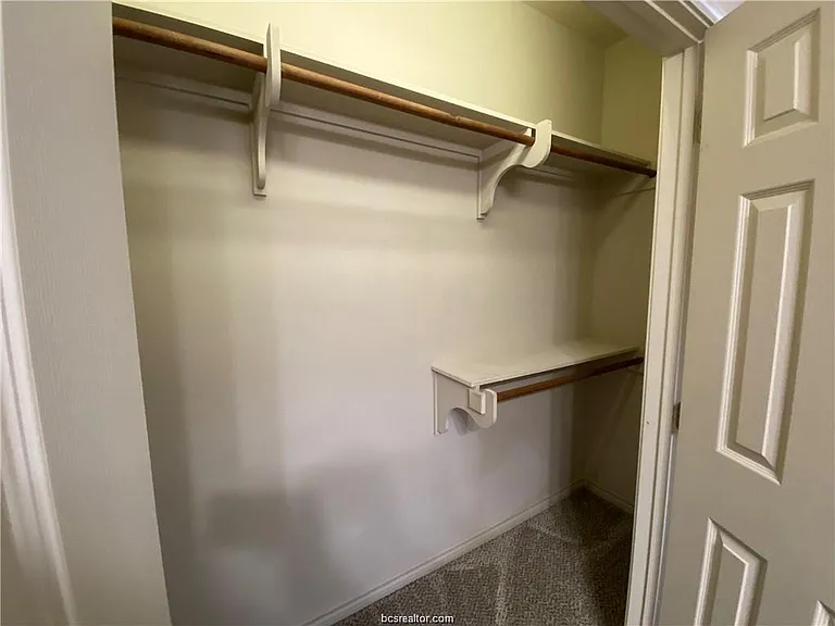 212 Forest Dr — Photo 17