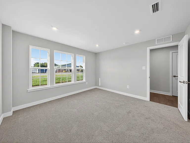 240 E Main St — Photo 13