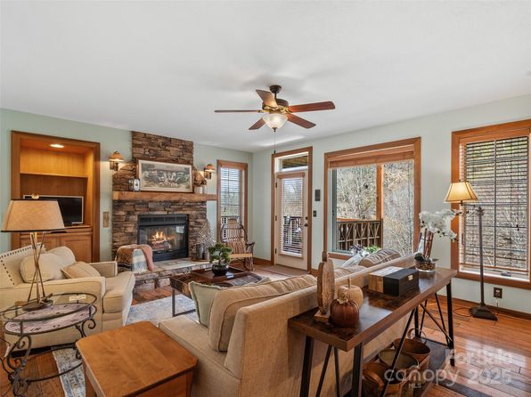 222 Creekside Way #D-201, Burnsville, NC 28714