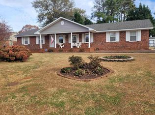 111 Hendrix Dr, Boiling Springs, SC 29316