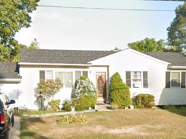71 Applegate Drive, Central Islip, NY 11722