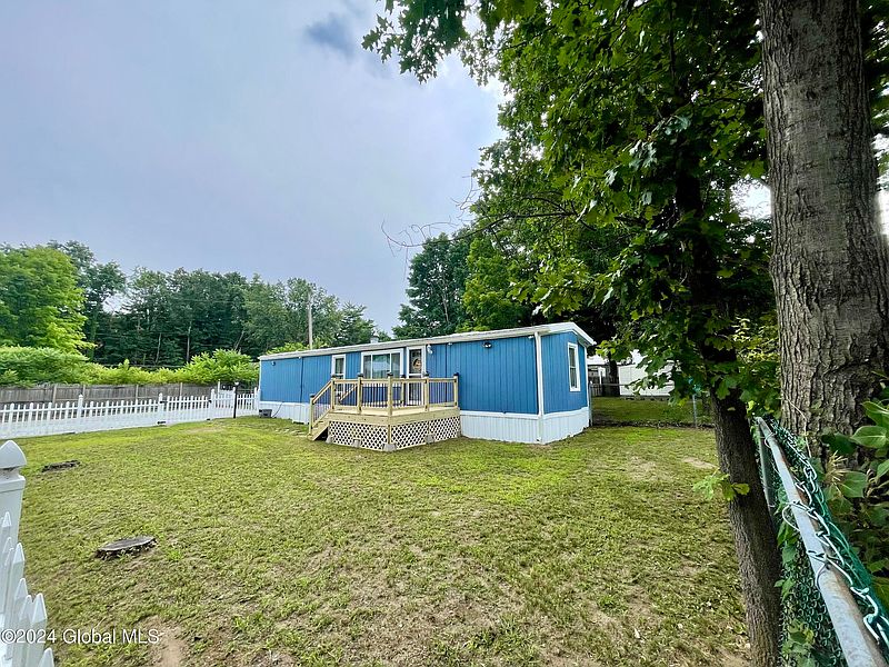 2nd image of 33 New Hampshire Avenue